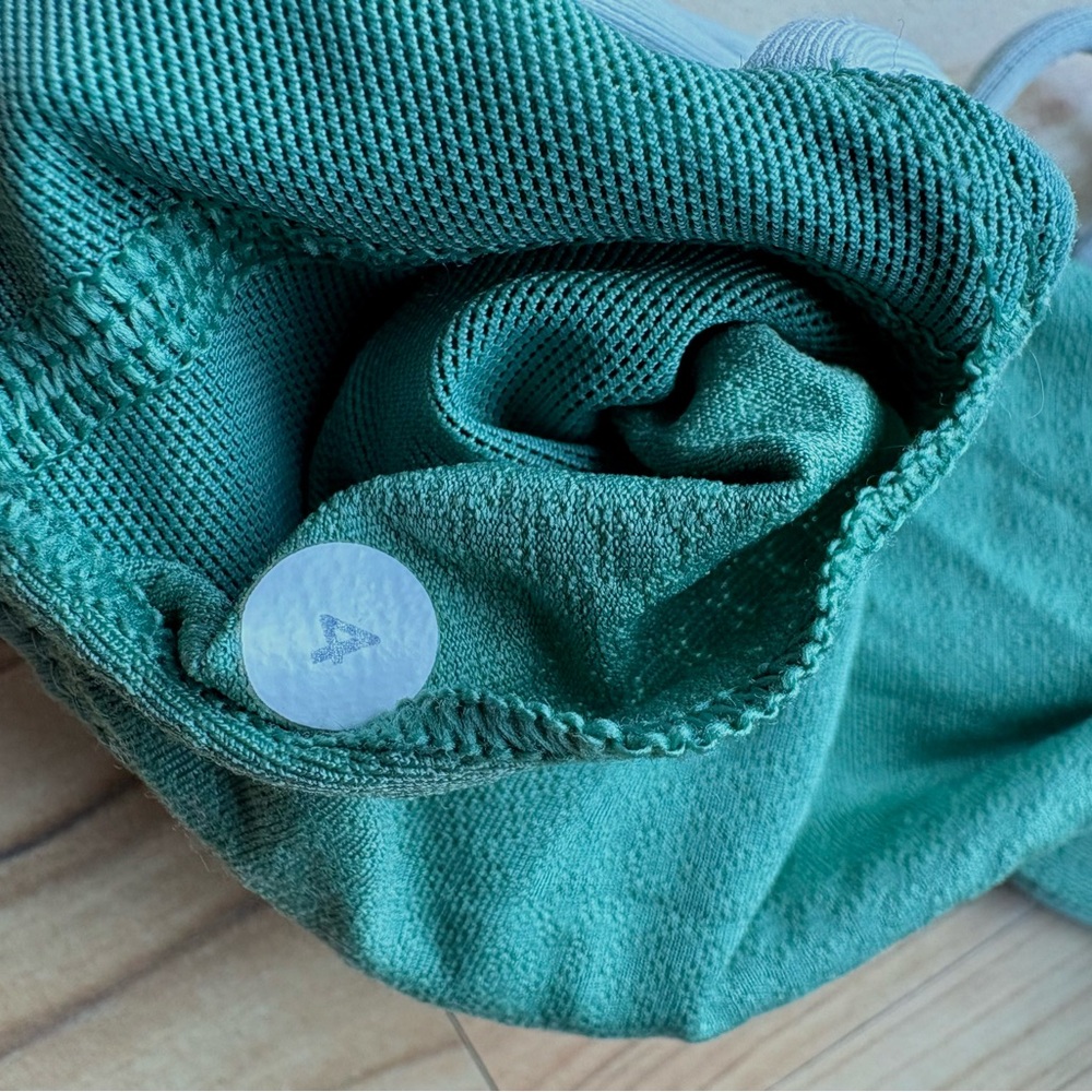 Lululemon Green Sports Bra - Picture 3 of 5
